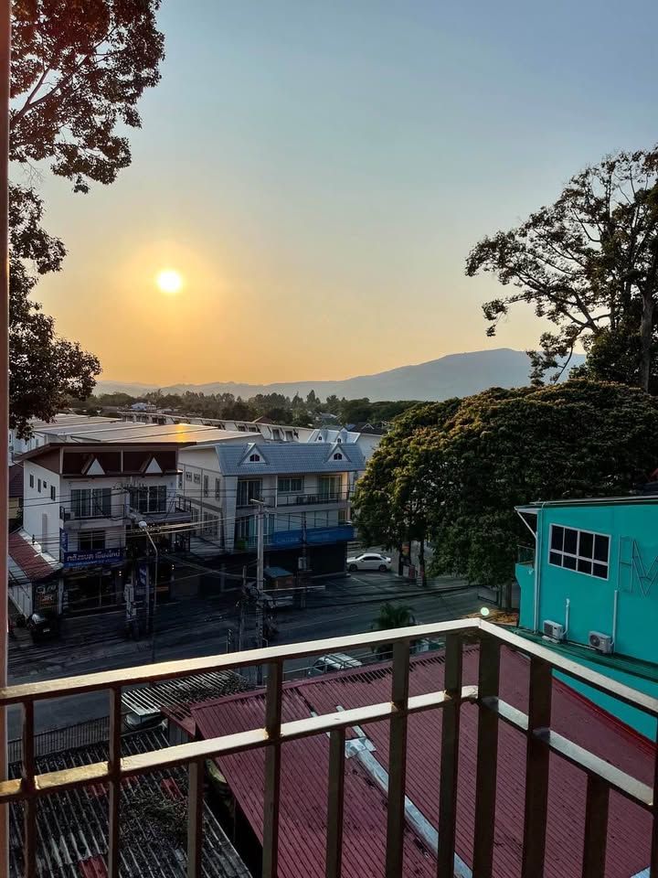 เดอะ ริช คอนโด - Image 8