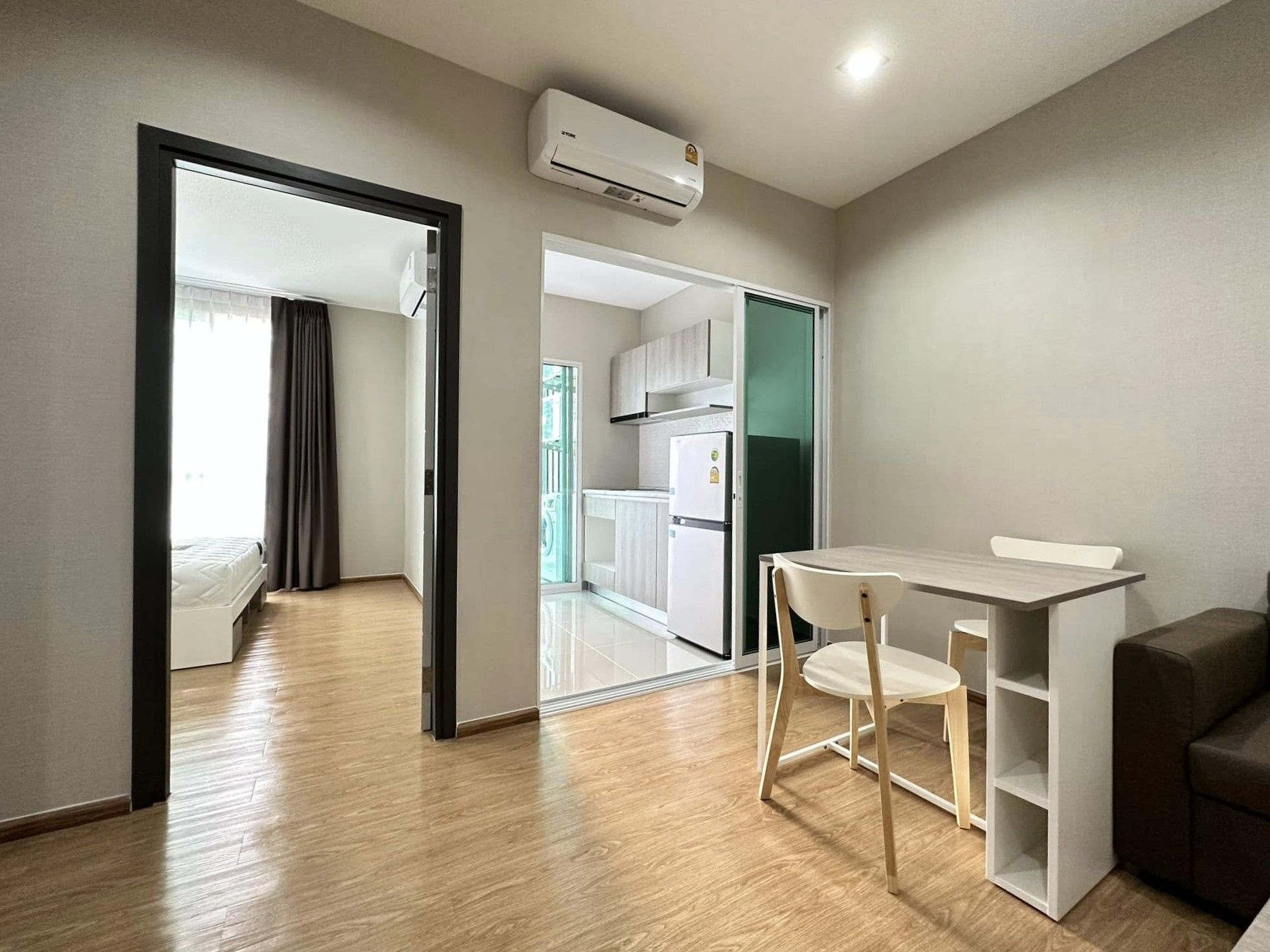 1 卧室 公寓 出租 在  - Image 4