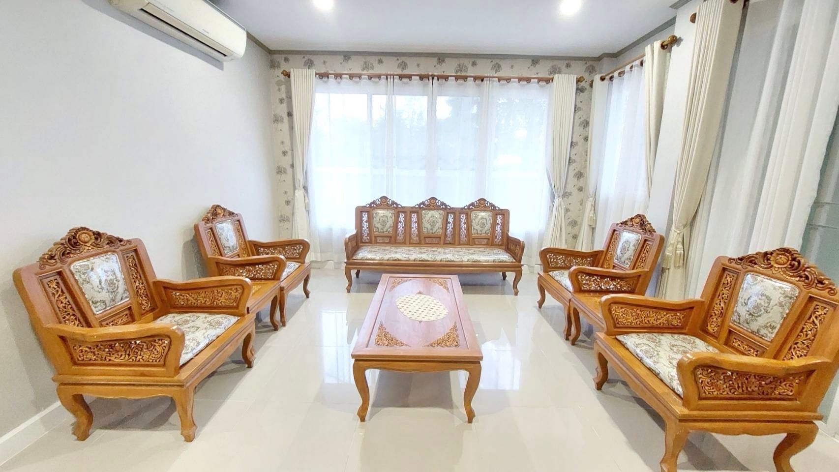 4 卧室 独立房屋 出租 在  - Image 2