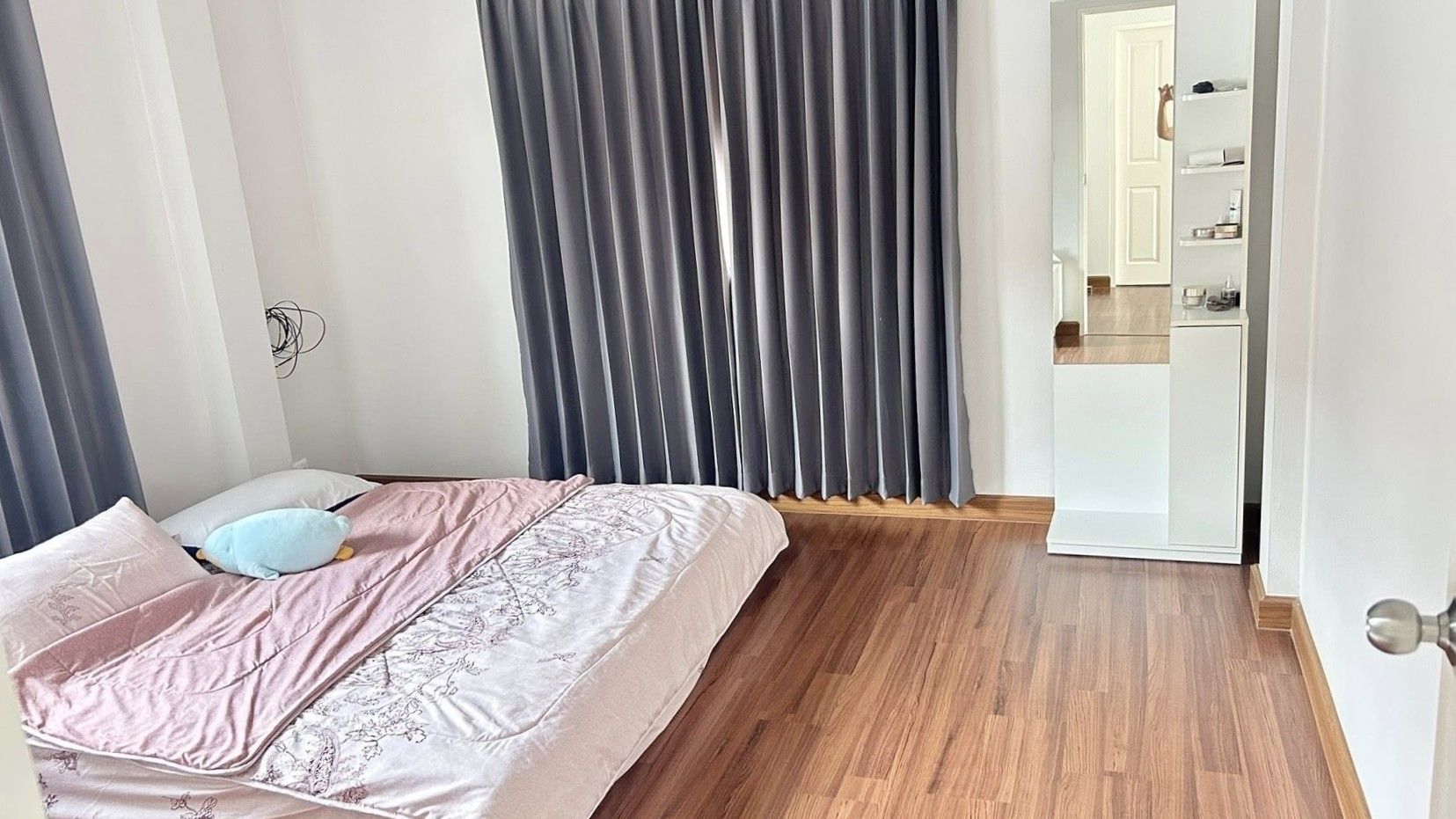 Vararom Premium City Hall - Image 13