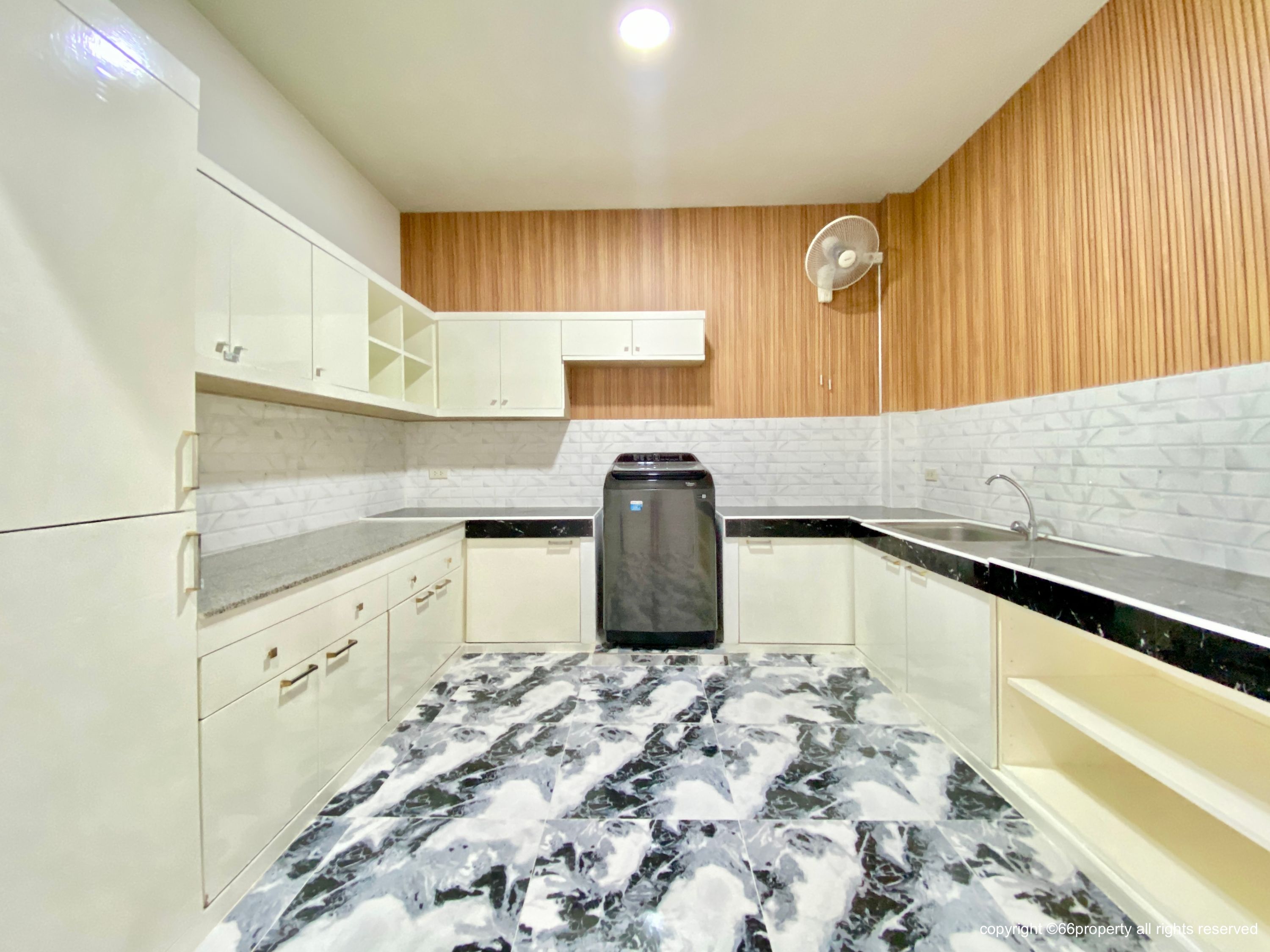 7 Bedroom House For Sale in Chai Sathan, Saraphi, Chiang Mai - Image 14