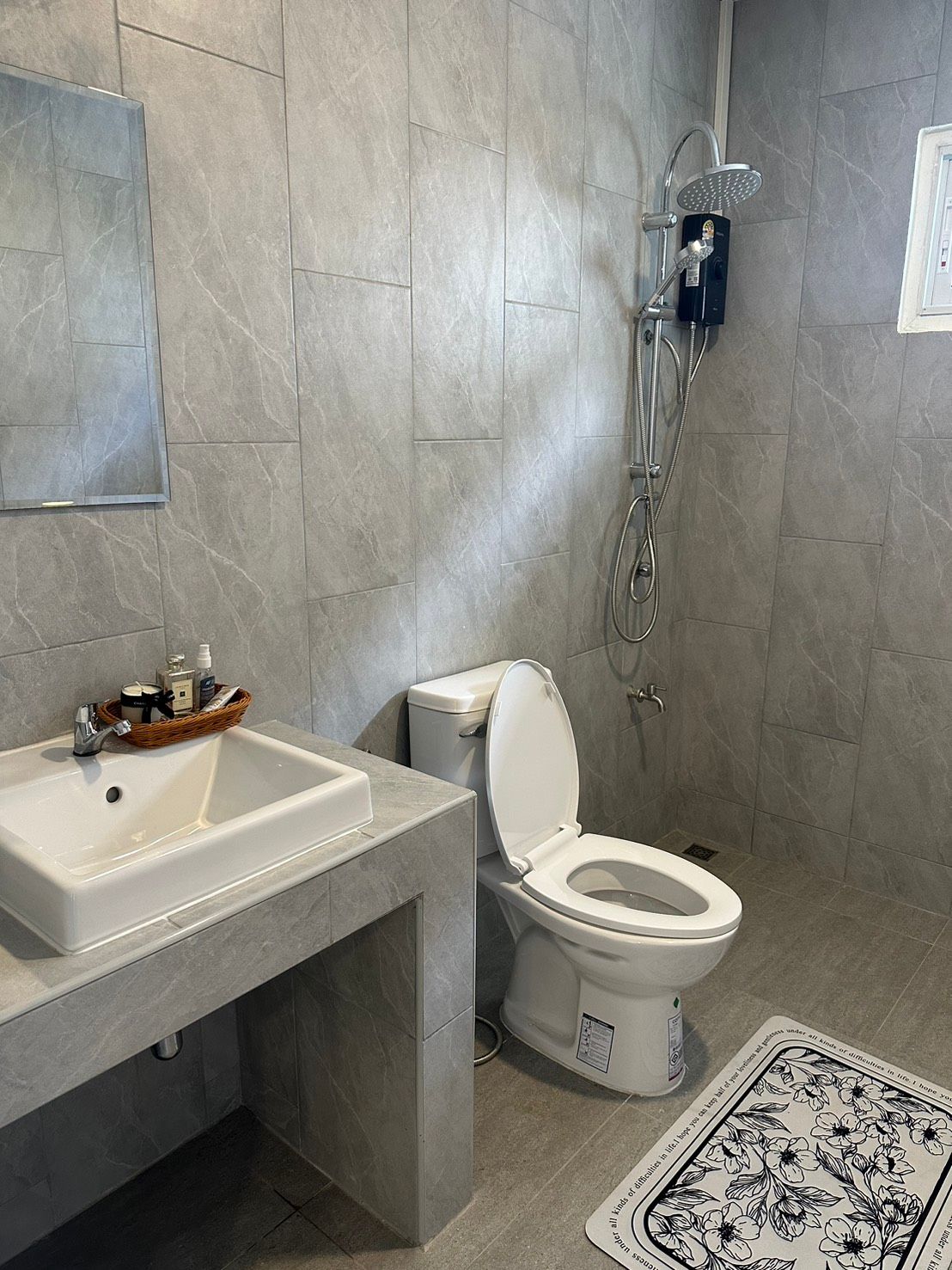 uploads/efe1bc97-da39-4732-9026-bc1cbf882b7a/2ab20e0a-f130-40bc-a0ea-53e61ac2095a