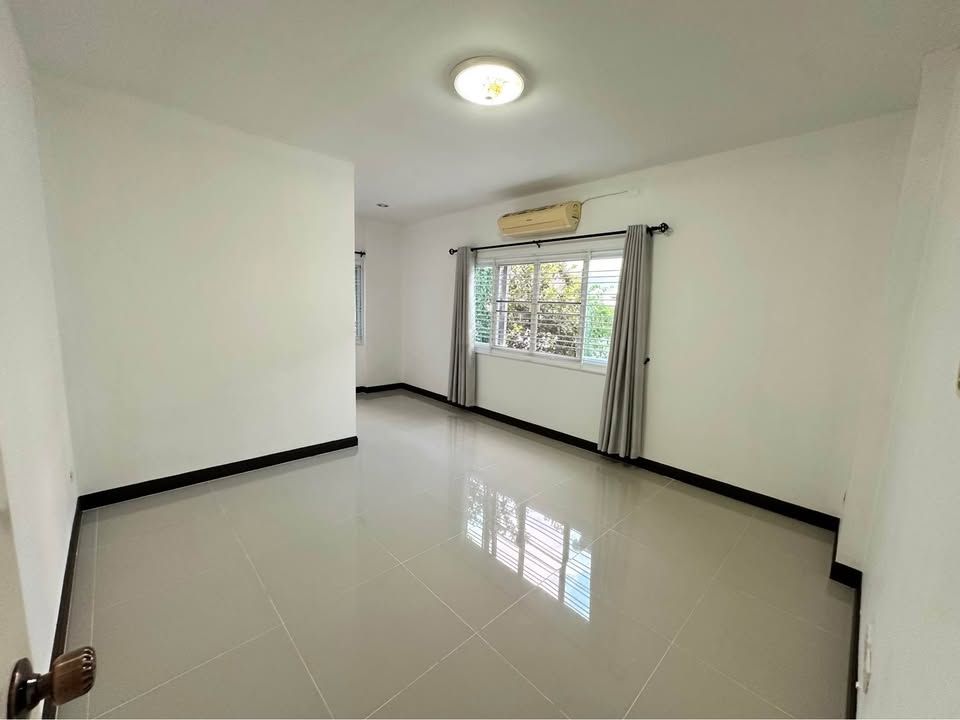 6 Bedroom House For Rent in San Phak Wan, Hang Dong, Chiang Mai - Image 13