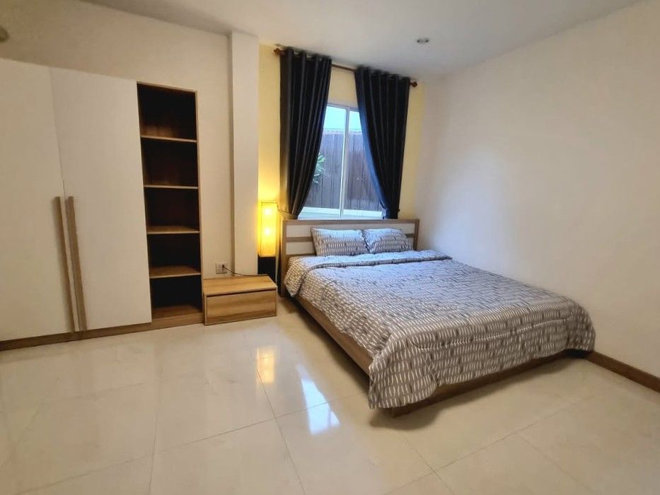 7 卧室 独立房屋 出售 在  - Image 12