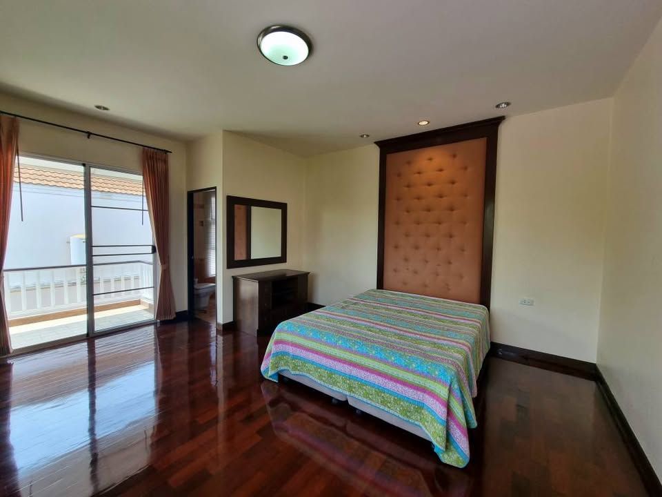 5 卧室 独立房屋 出租 在  - Image 19