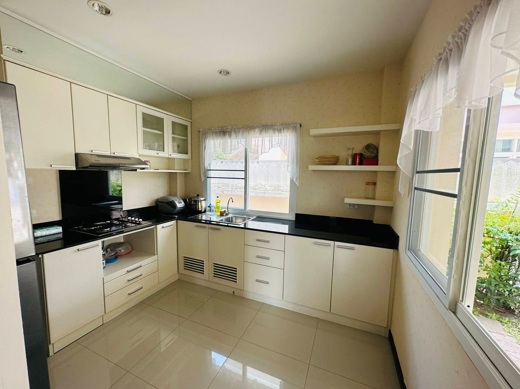 3 卧室 独立房屋 出售 在  - Image 5