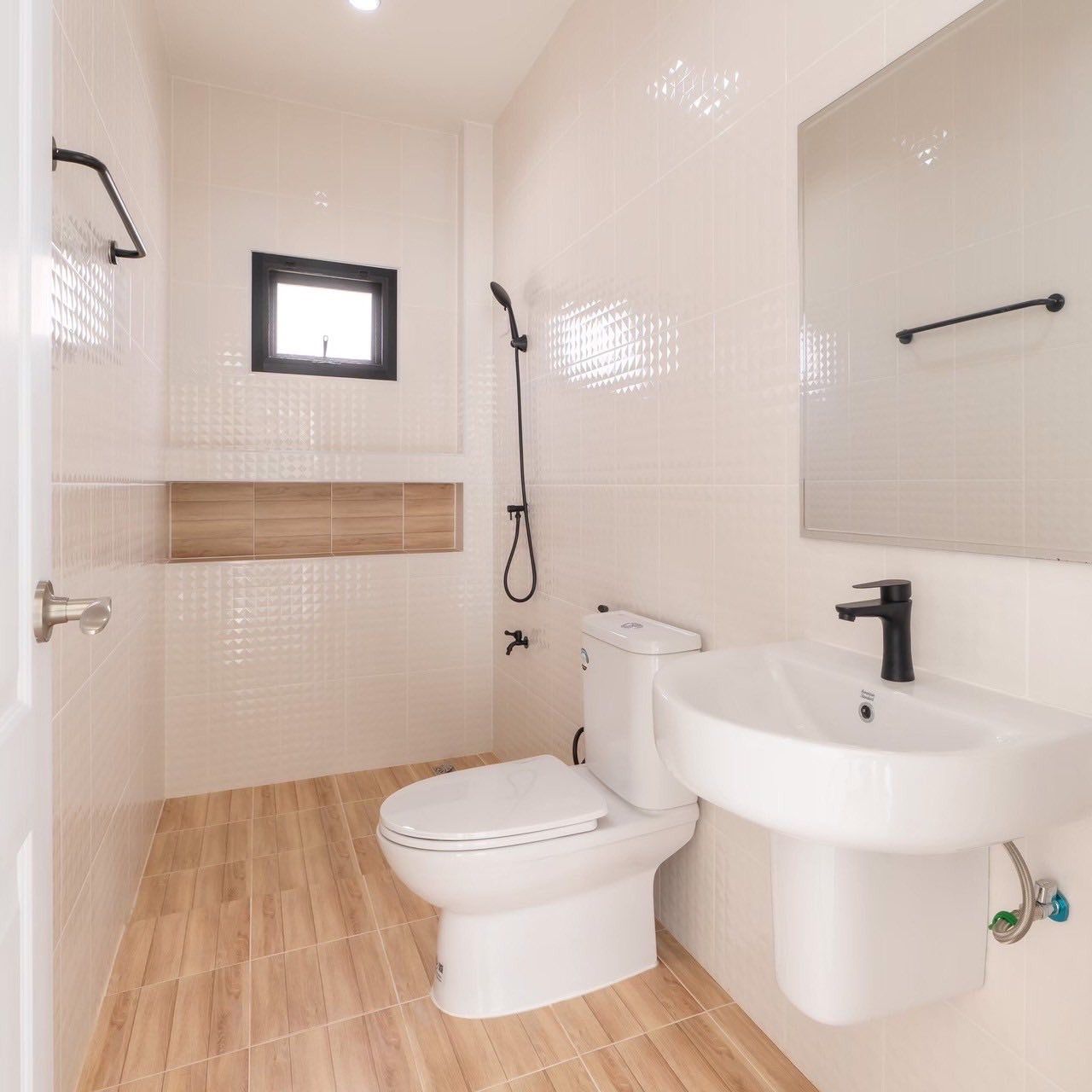 3 Bedroom House For Rent in San Phak Wan, Hang Dong, Chiang Mai - Image 14