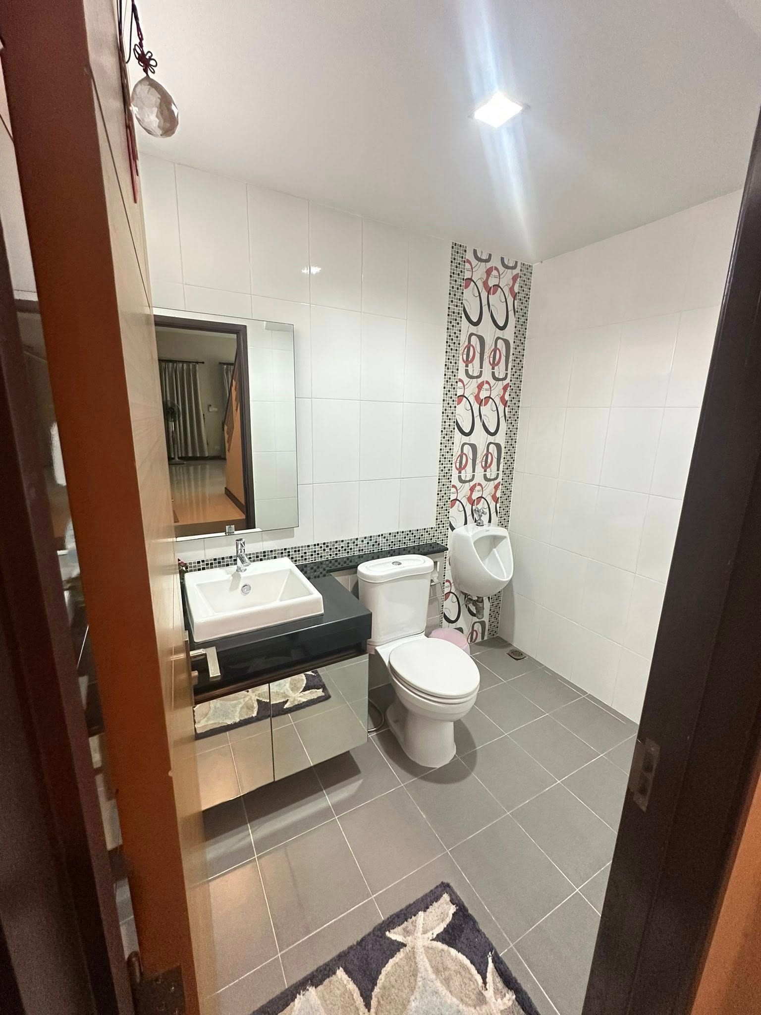 The Oriental (Regent) - Image 18