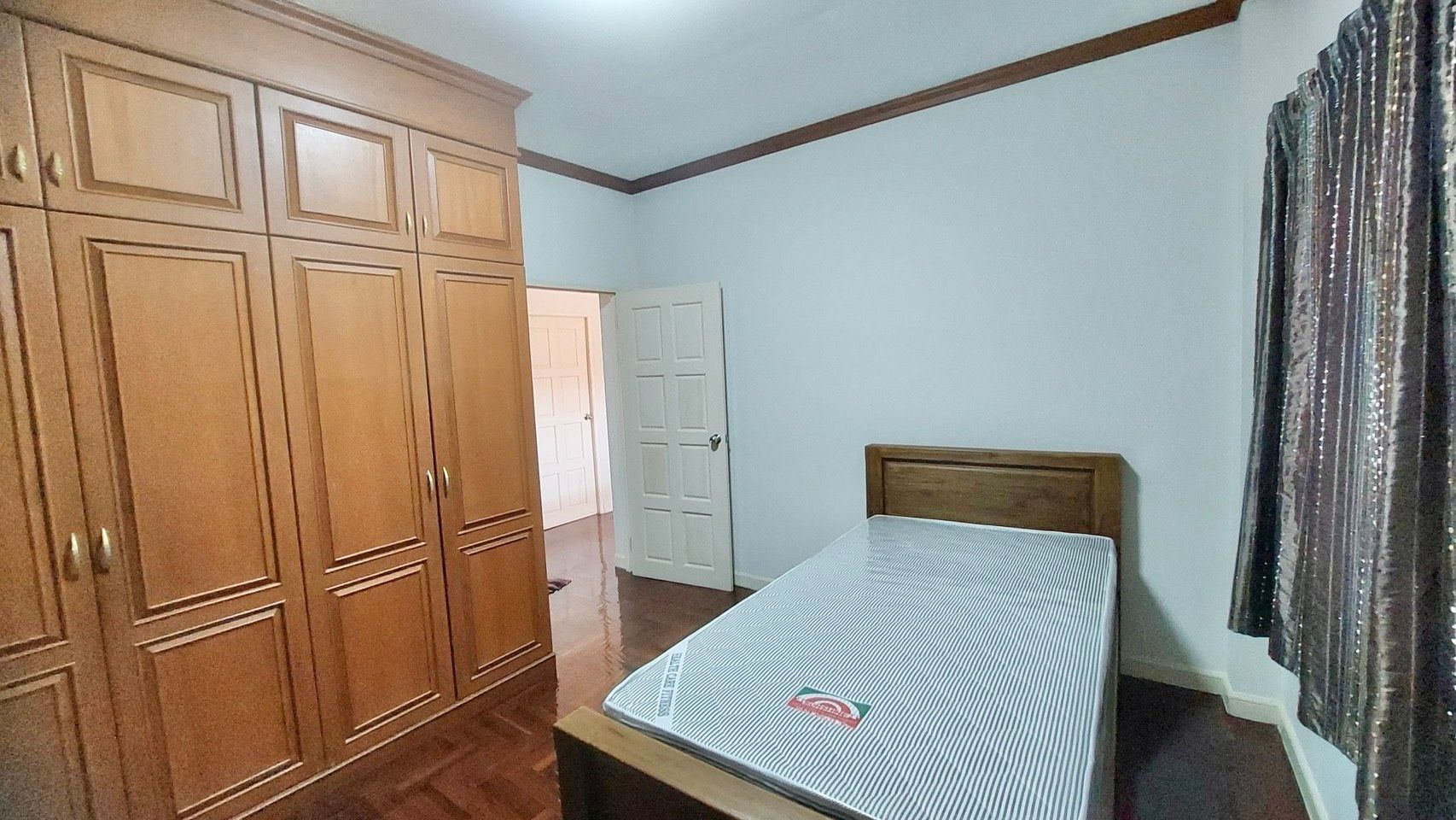 4 卧室 独立房屋 出租 在  - Image 13