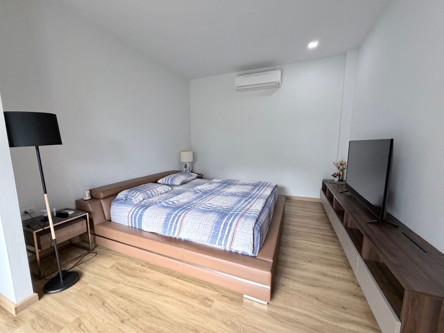 uploads/efe1bc97-da39-4732-9026-bc1cbf882b7a/35082fb3-e88e-49ba-a1ca-e0116e697ff2