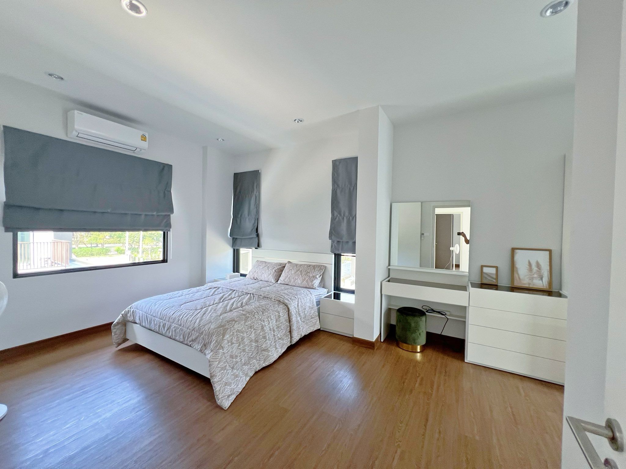 Ploenchit Collina - Image 6