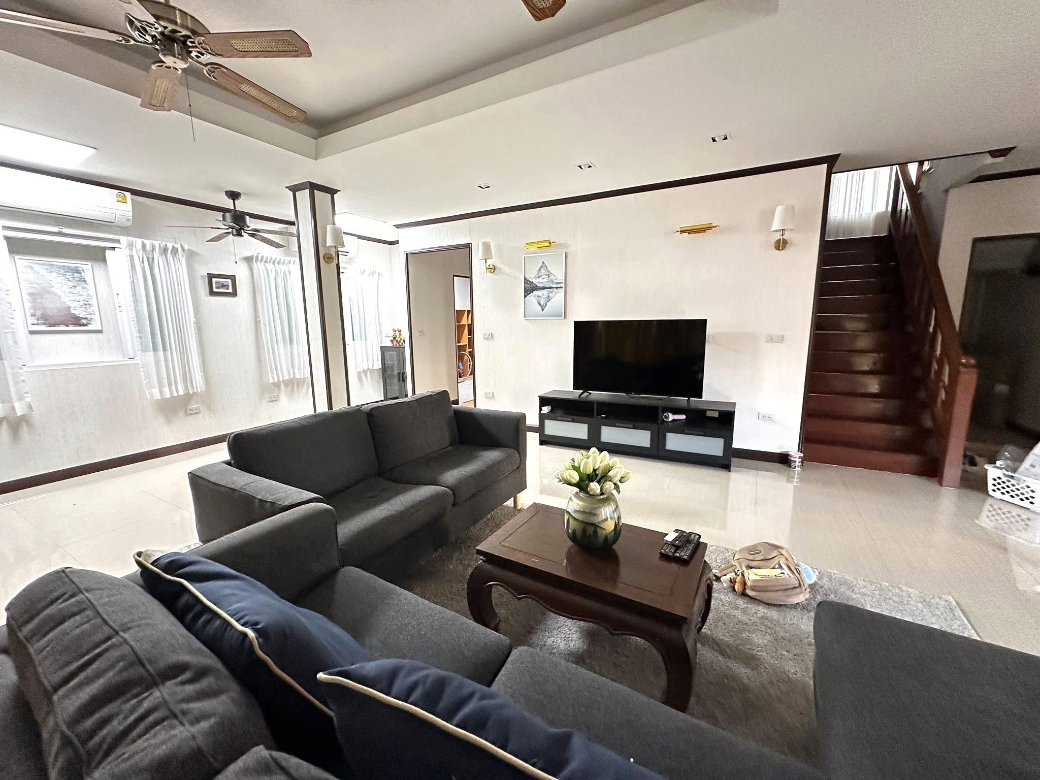 3 卧室 独立房屋 出租 在  - Image 2