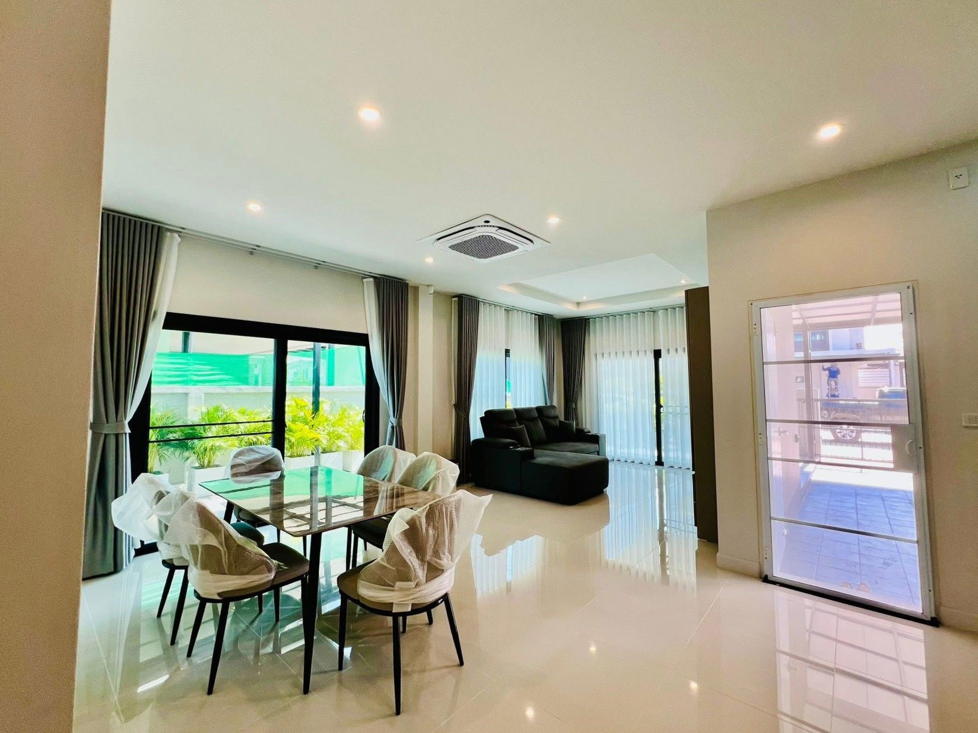 4 Bedroom House For Rent in San Klang, San Kamphaeng, Chiang Mai - Image 3