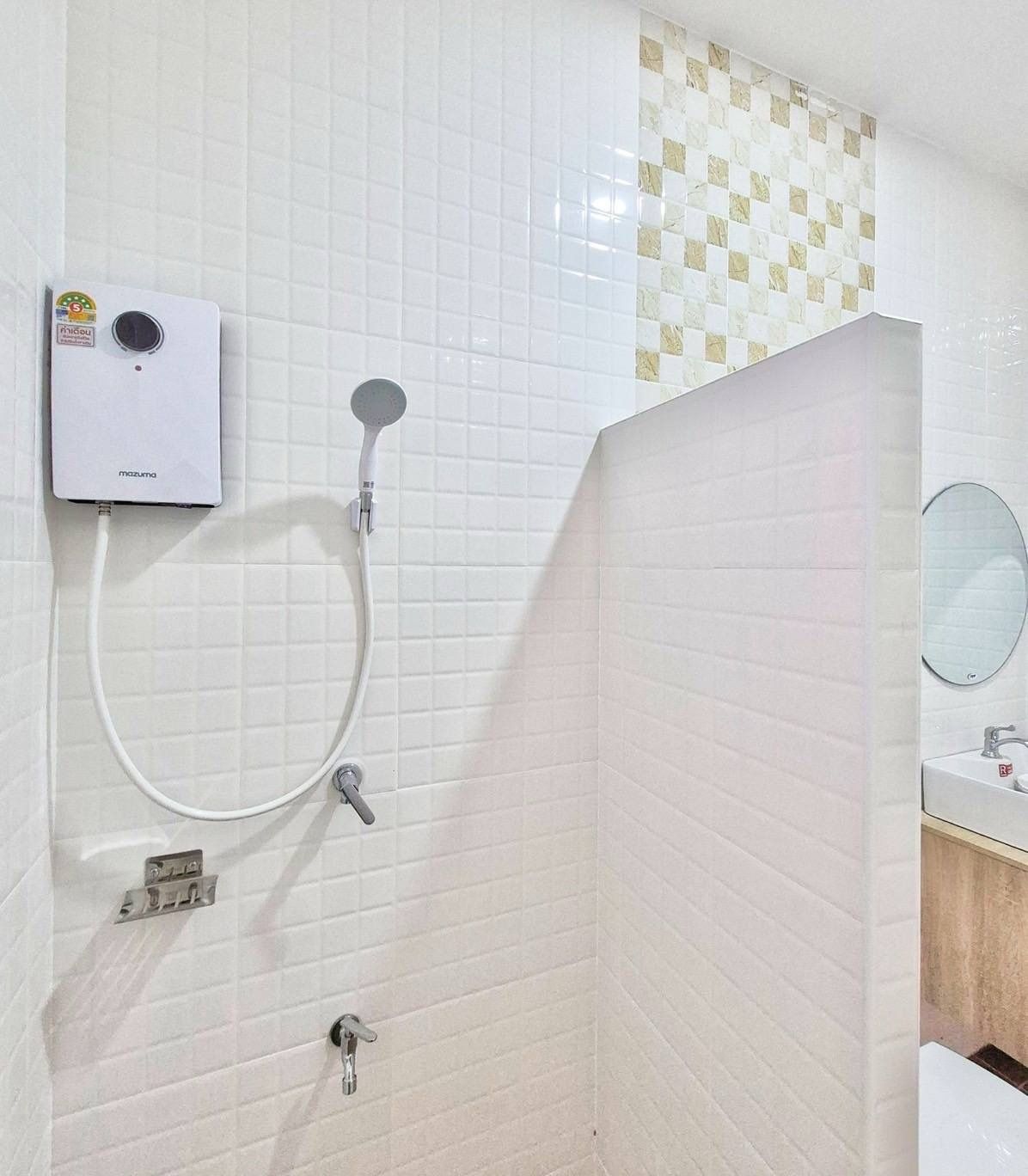 3 Bedroom House For Rent in San Phak Wan, Hang Dong, Chiang Mai - Image 13