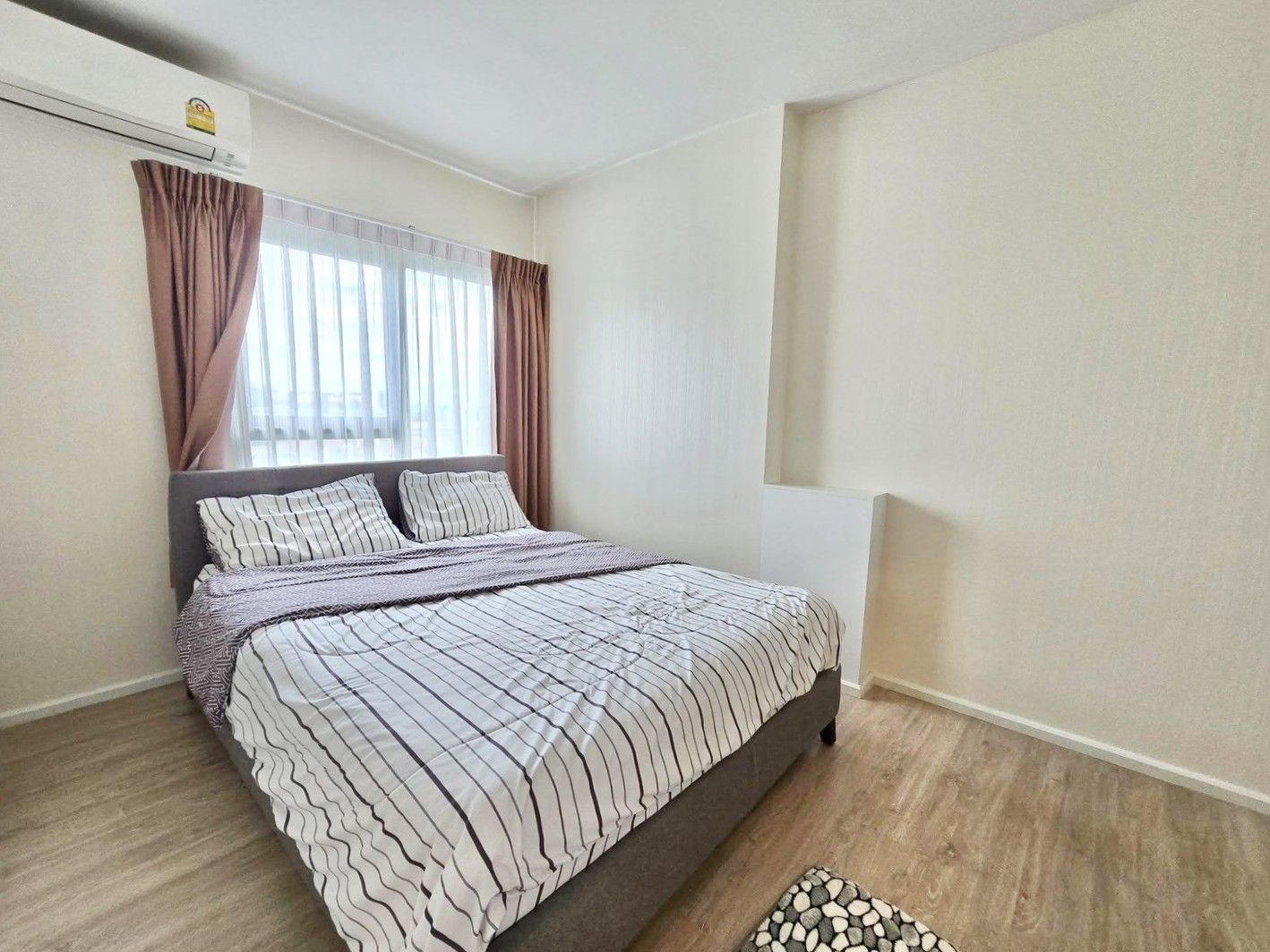 1 卧室 公寓 出租 在  - Image 2