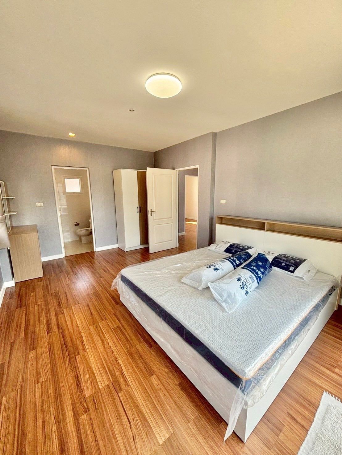 Siwalee Meechok - Image 7