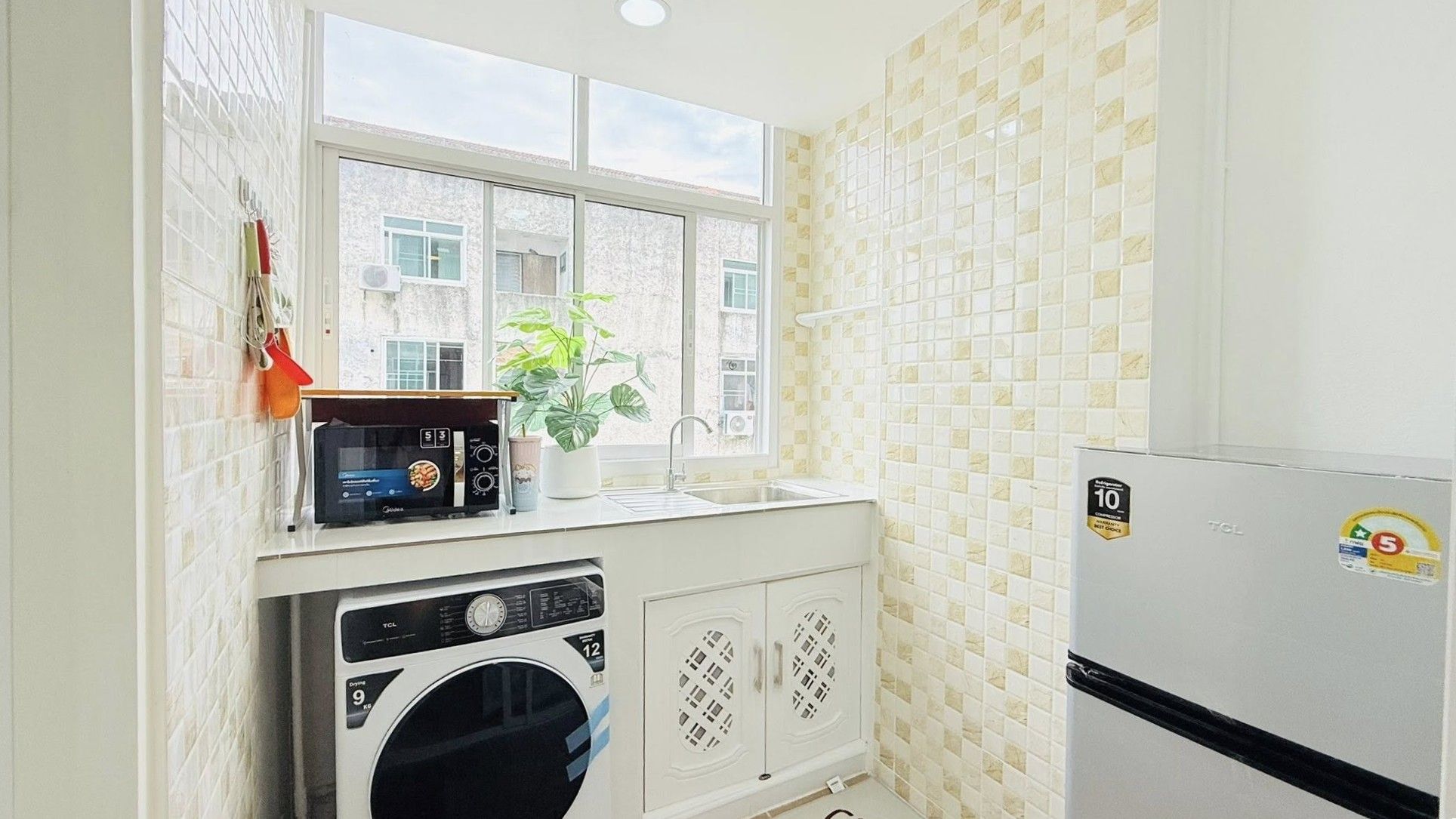 เอสอาร์แลนด์ คอนโดมิเนียม - Image 3