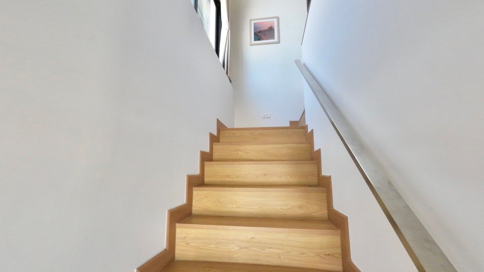 uploads/efe1bc97-da39-4732-9026-bc1cbf882b7a/466ad82c-d68e-4558-83f6-e664b8d9060b