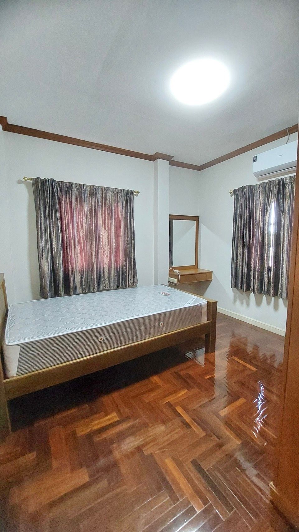 4 卧室 独立房屋 出租 在  - Image 17