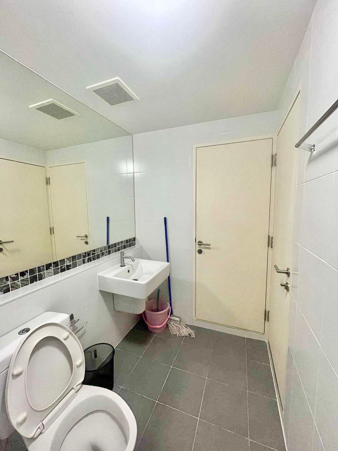 D VIENG Santitham - Image 8