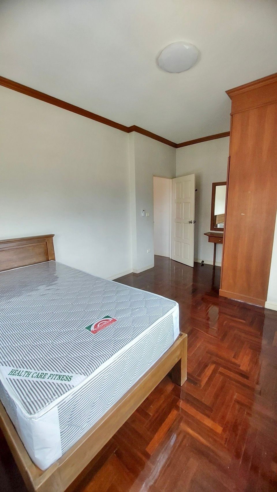 4 卧室 独立房屋 出租 在  - Image 20