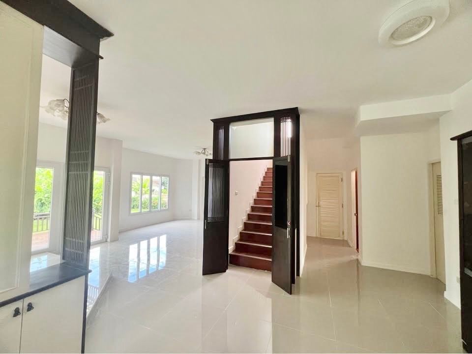 4 卧室 独立房屋 出租 在  - Image 5