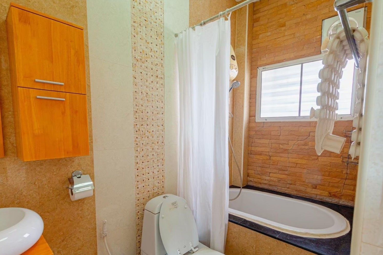 uploads/efe1bc97-da39-4732-9026-bc1cbf882b7a/4e606bab-4c57-439c-966b-f271e0032423