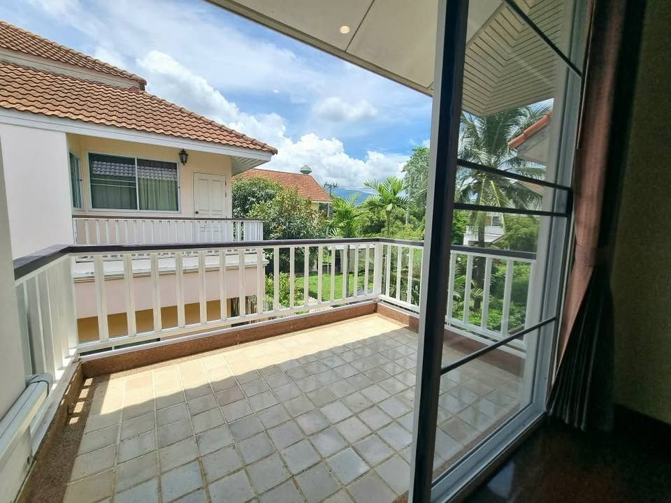 5 卧室 独立房屋 出租 在  - Image 10