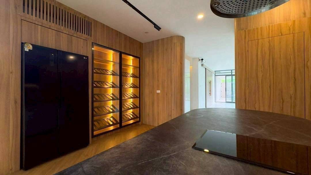 6 卧室 独立房屋 出售 在  - Image 10