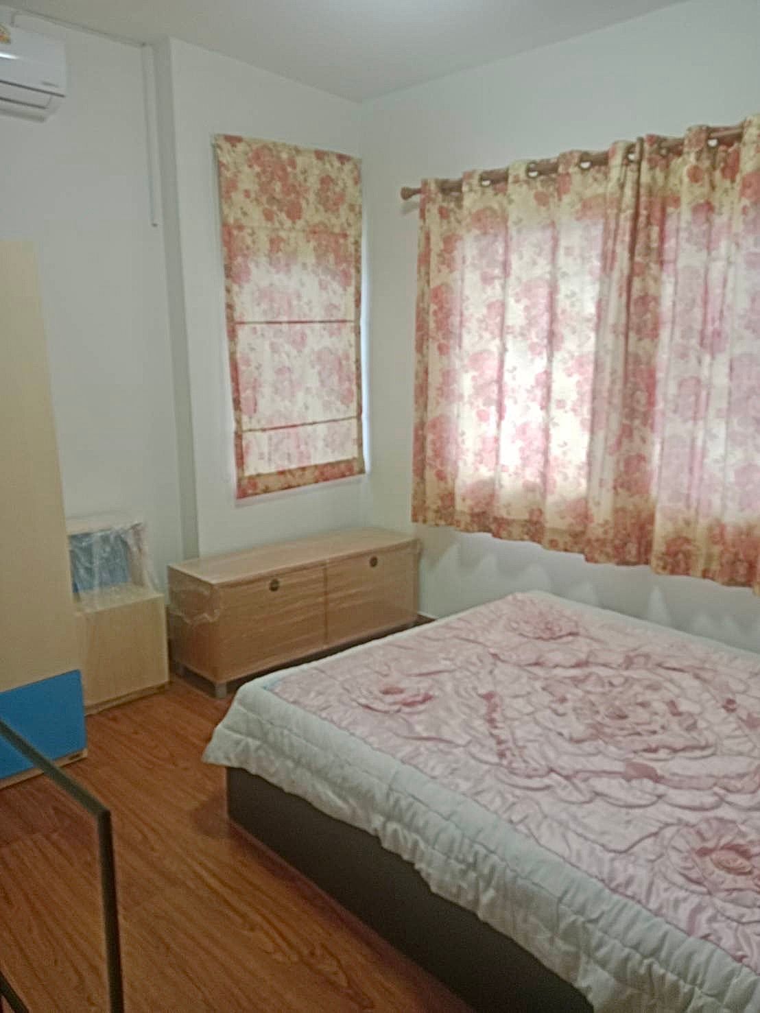 4 卧室 独立房屋 出租 在  - Image 11