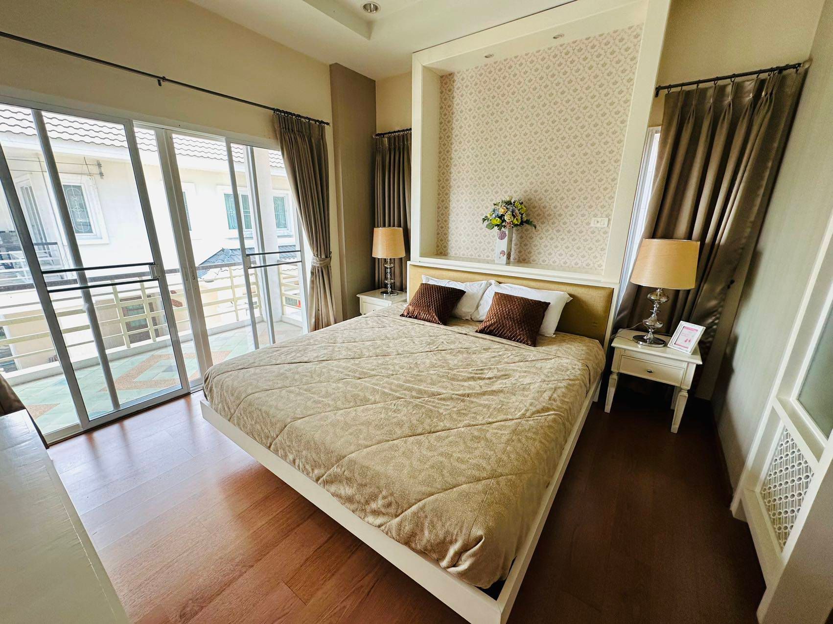 3 卧室 独立房屋 出售 在  - Image 6