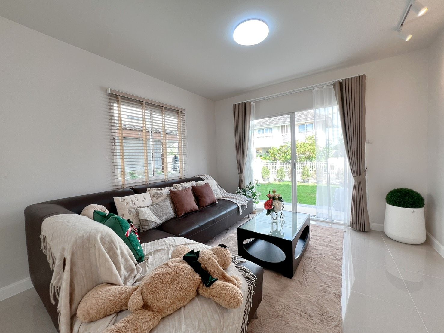 uploads/efe1bc97-da39-4732-9026-bc1cbf882b7a/5d91195e-ac0c-4f88-b12e-e79031fec0a1