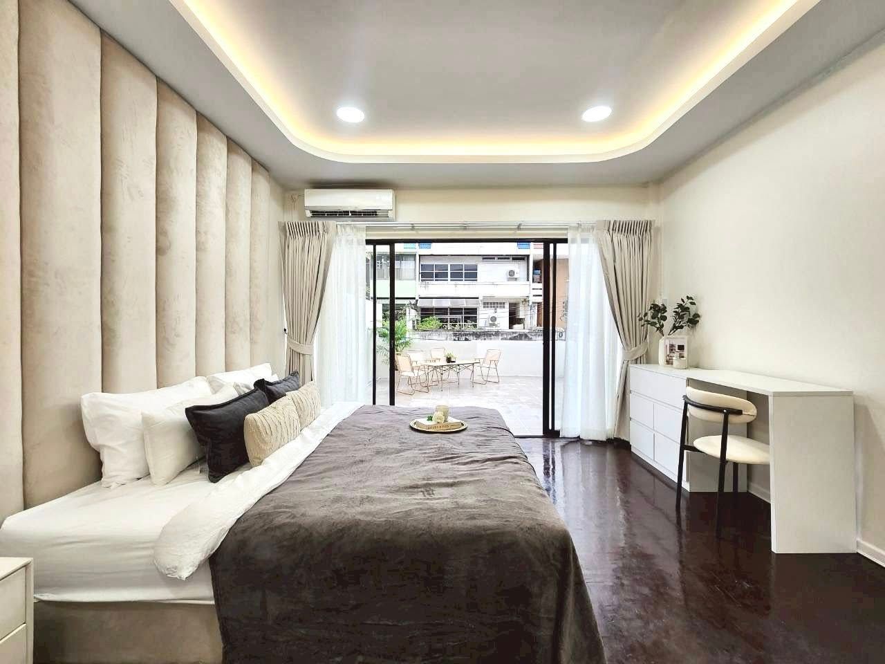 6 卧室 独立房屋 出租 在  - Image 6