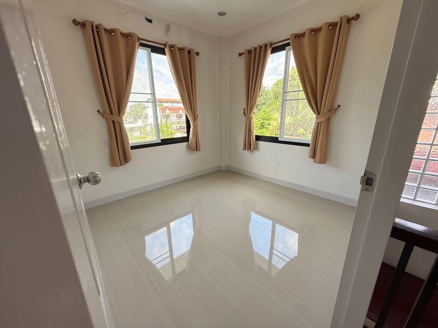 3 卧室 独立房屋 出租 在  - Image 12