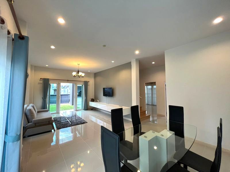 4 卧室 独立房屋 出租 在  - Image 3