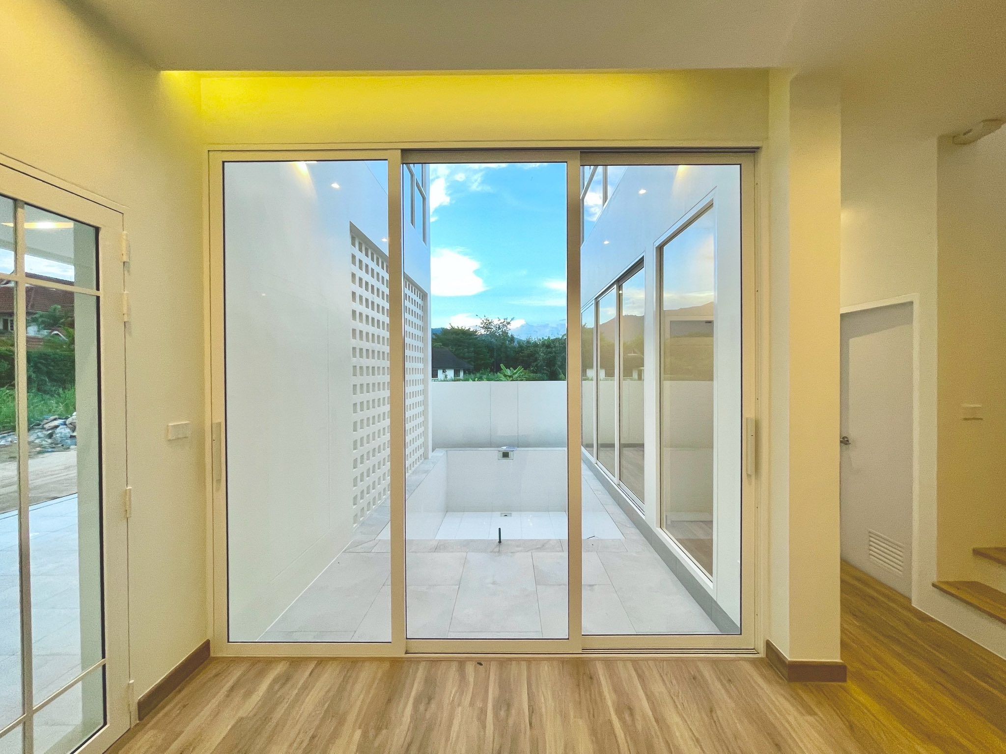 uploads/efe1bc97-da39-4732-9026-bc1cbf882b7a/651e50bb-1e4f-423f-9ab8-c71fe2f21cc8