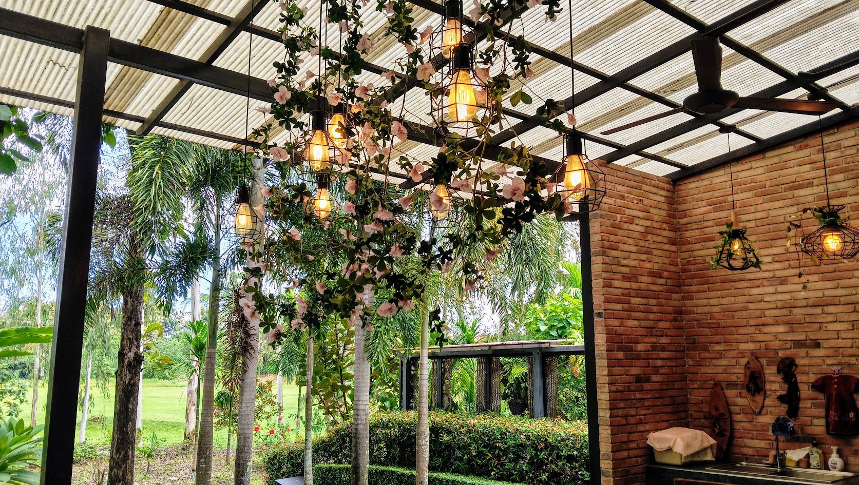 uploads/efe1bc97-da39-4732-9026-bc1cbf882b7a/653bb7cc-9d86-4de6-94ef-68dfabc8487b