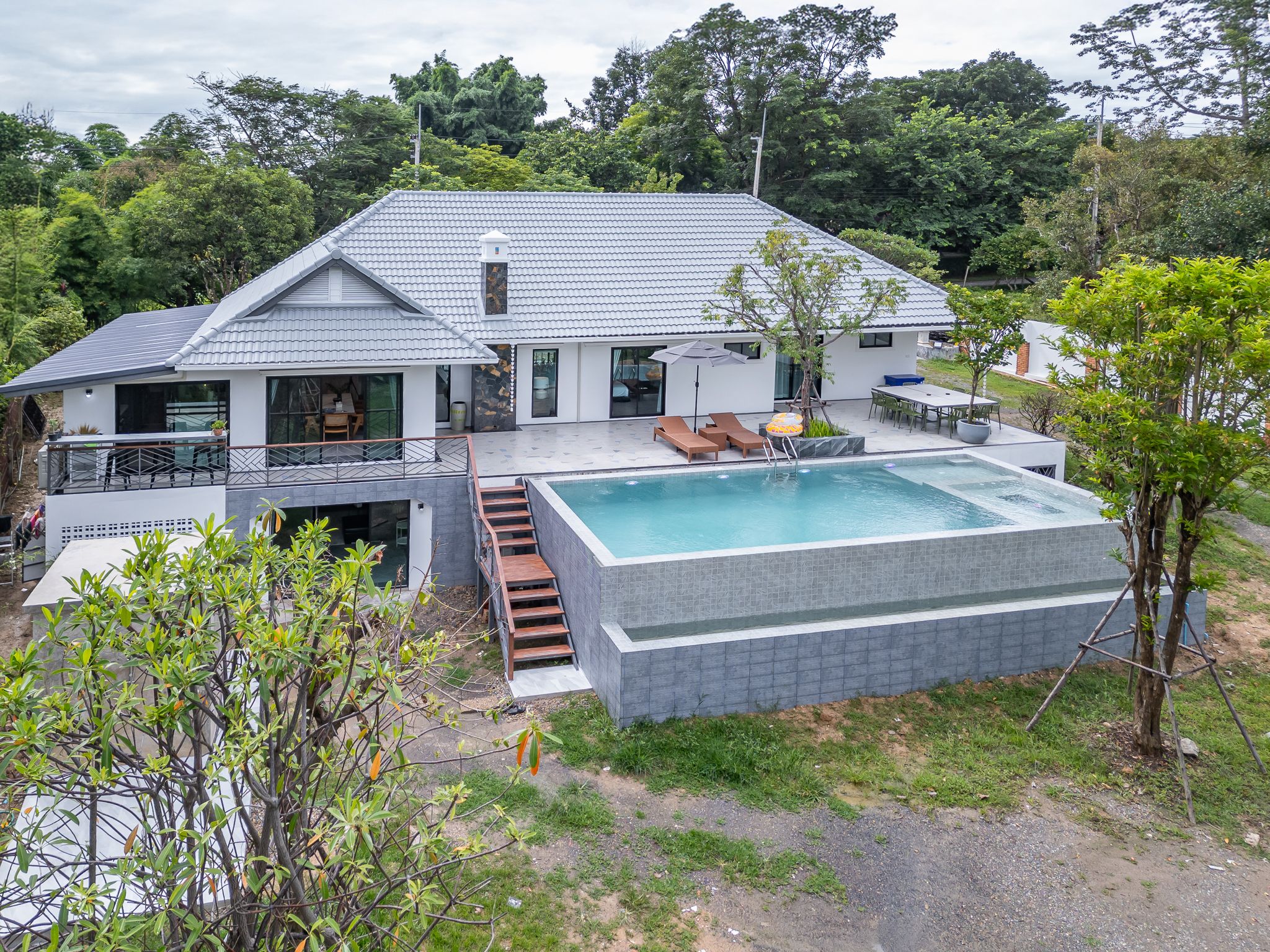 uploads/efe1bc97-da39-4732-9026-bc1cbf882b7a/659e2b2f-d52e-4a76-9c59-e9d74e644d5b