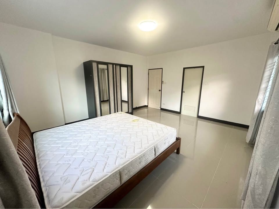 6 Bedroom House For Rent in San Phak Wan, Hang Dong, Chiang Mai - Image 10