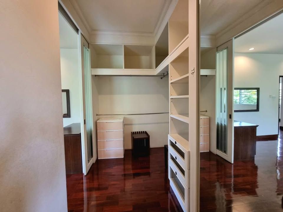 5 卧室 独立房屋 出租 在  - Image 15