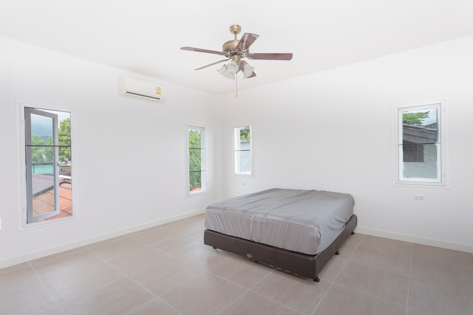 3 卧室 独立房屋 出售 在  - Image 17