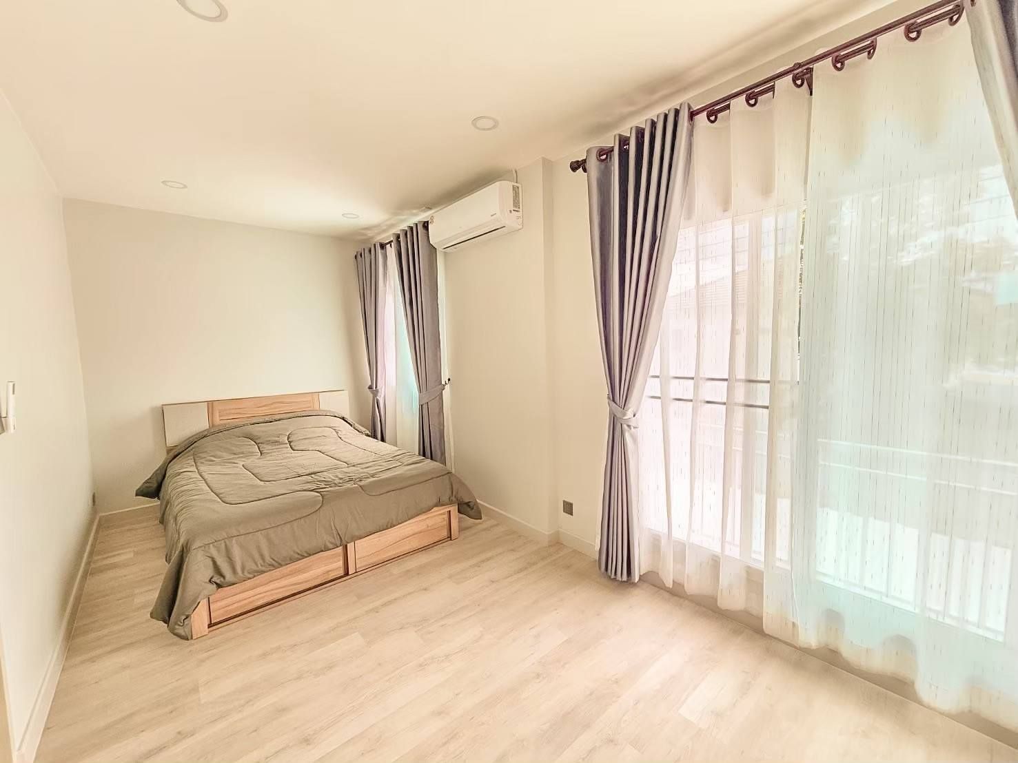 3 卧室 联排别墅 出租 在  - Image 7