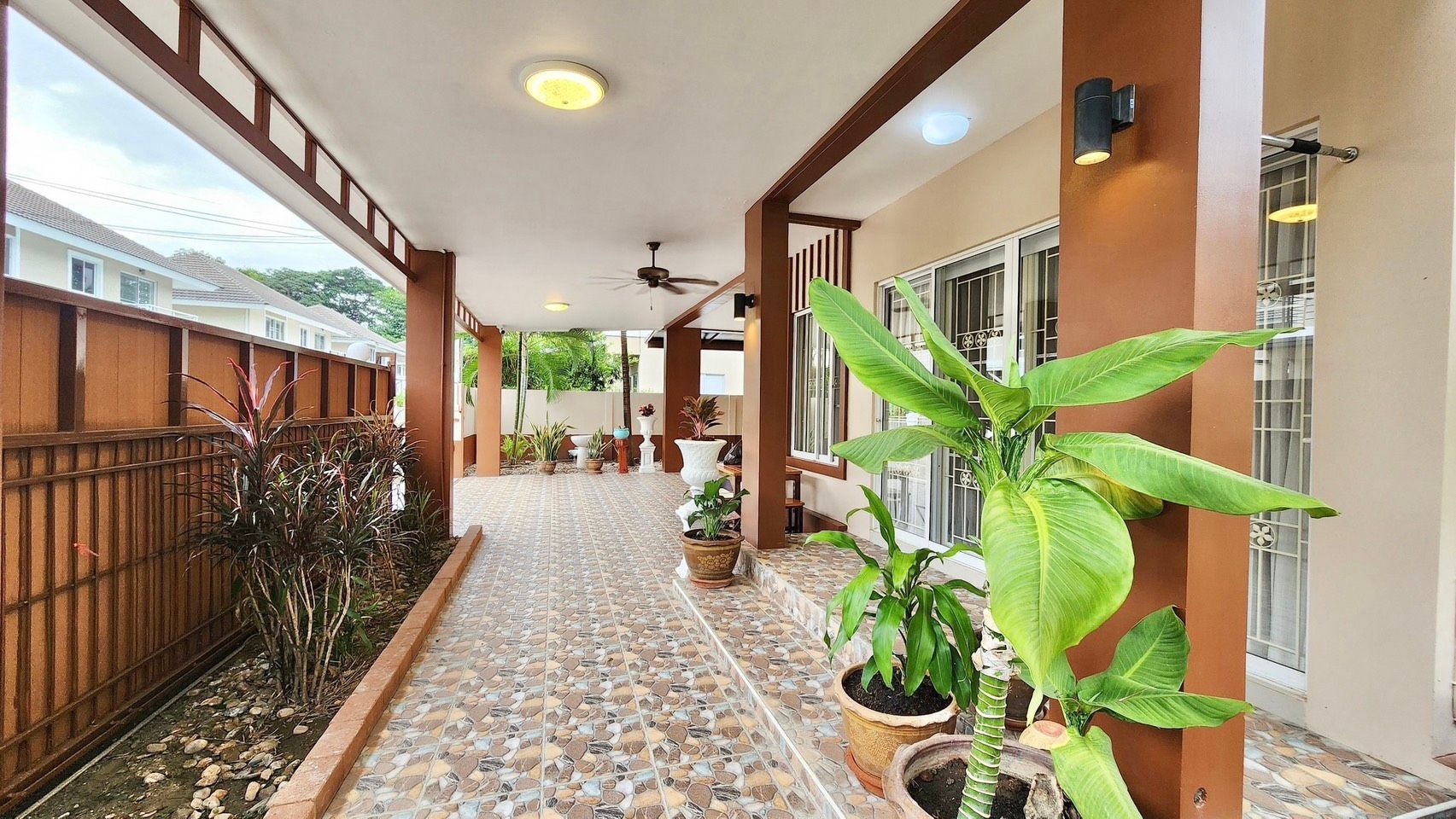 uploads/efe1bc97-da39-4732-9026-bc1cbf882b7a/6d2b0217-e8d5-4cfb-8464-dc593bf7002f