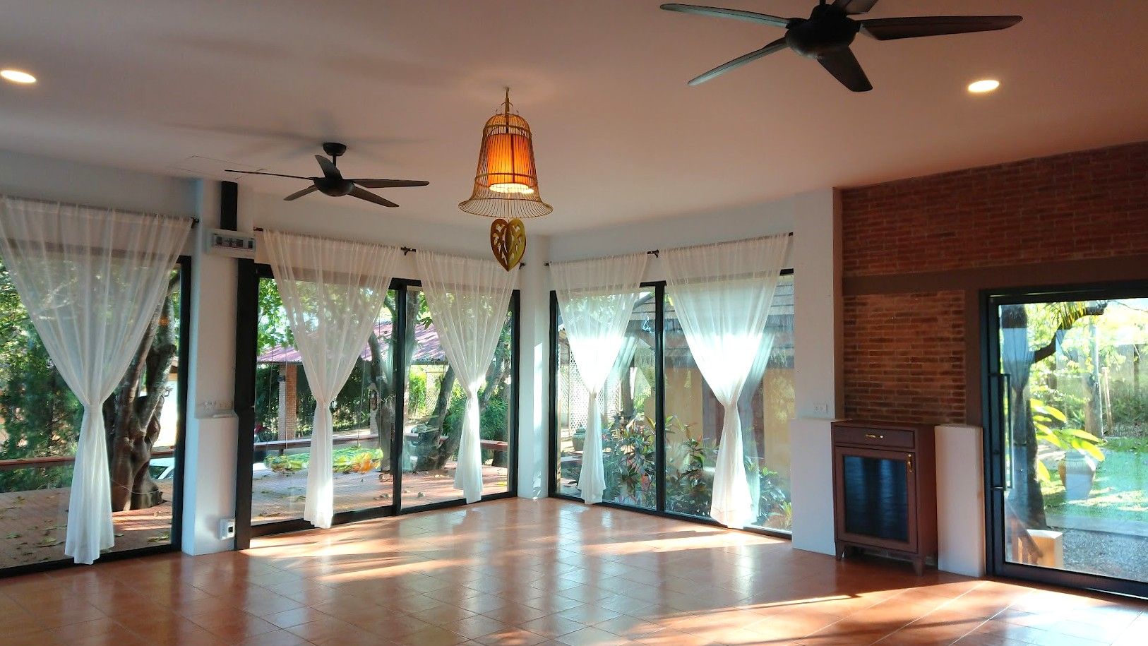 uploads/efe1bc97-da39-4732-9026-bc1cbf882b7a/6f658a6f-2f31-4268-9646-8b790d5fe295