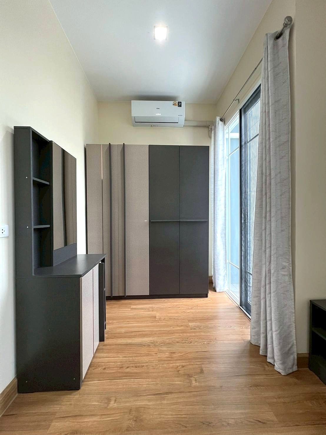 3 卧室 联排别墅 出租 在  - Image 9