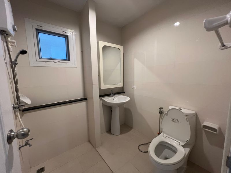 4 卧室 独立房屋 出租 在  - Image 15