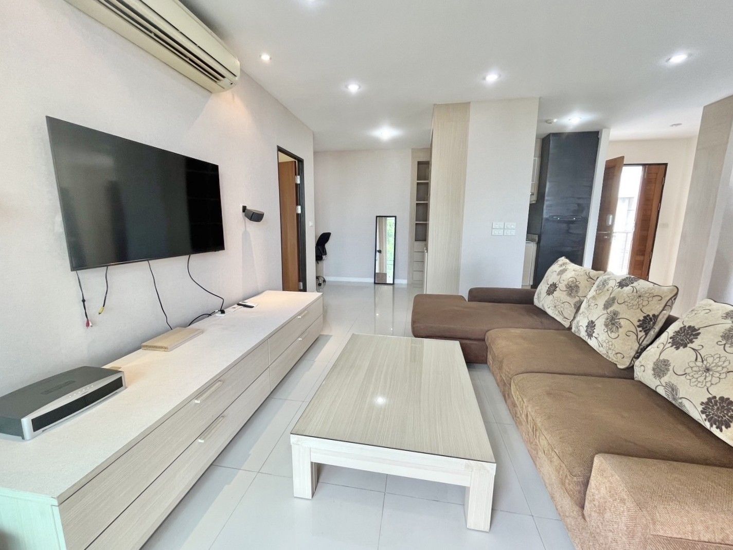 2 卧室 公寓 出售 在  - Image 1