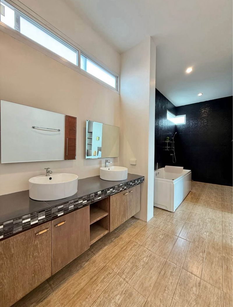 uploads/efe1bc97-da39-4732-9026-bc1cbf882b7a/71a2e59c-65e2-47ed-8ffa-8828f60afeeb