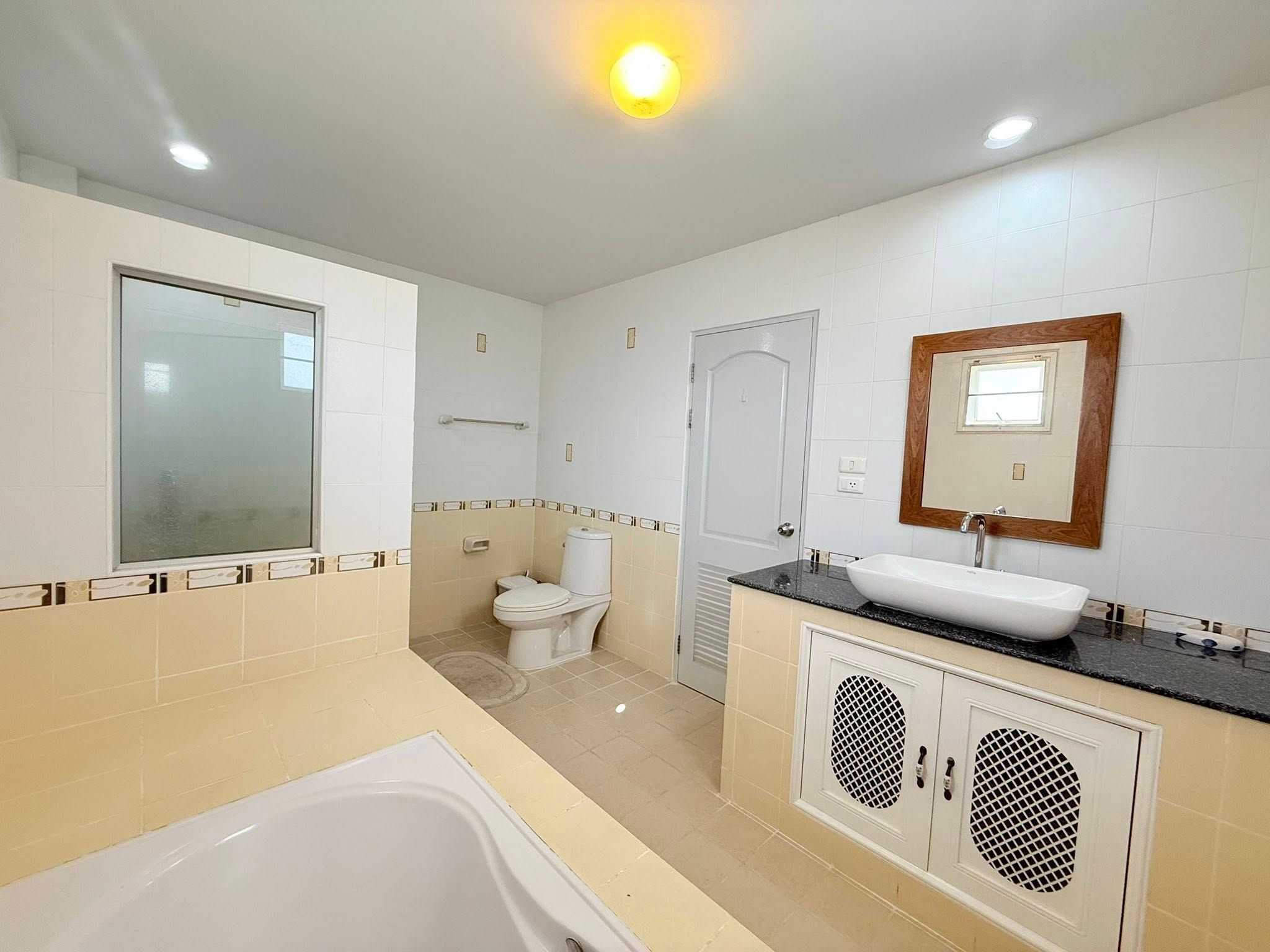 uploads/efe1bc97-da39-4732-9026-bc1cbf882b7a/7258cfe9-2737-4baf-bb3c-eee955c1620e