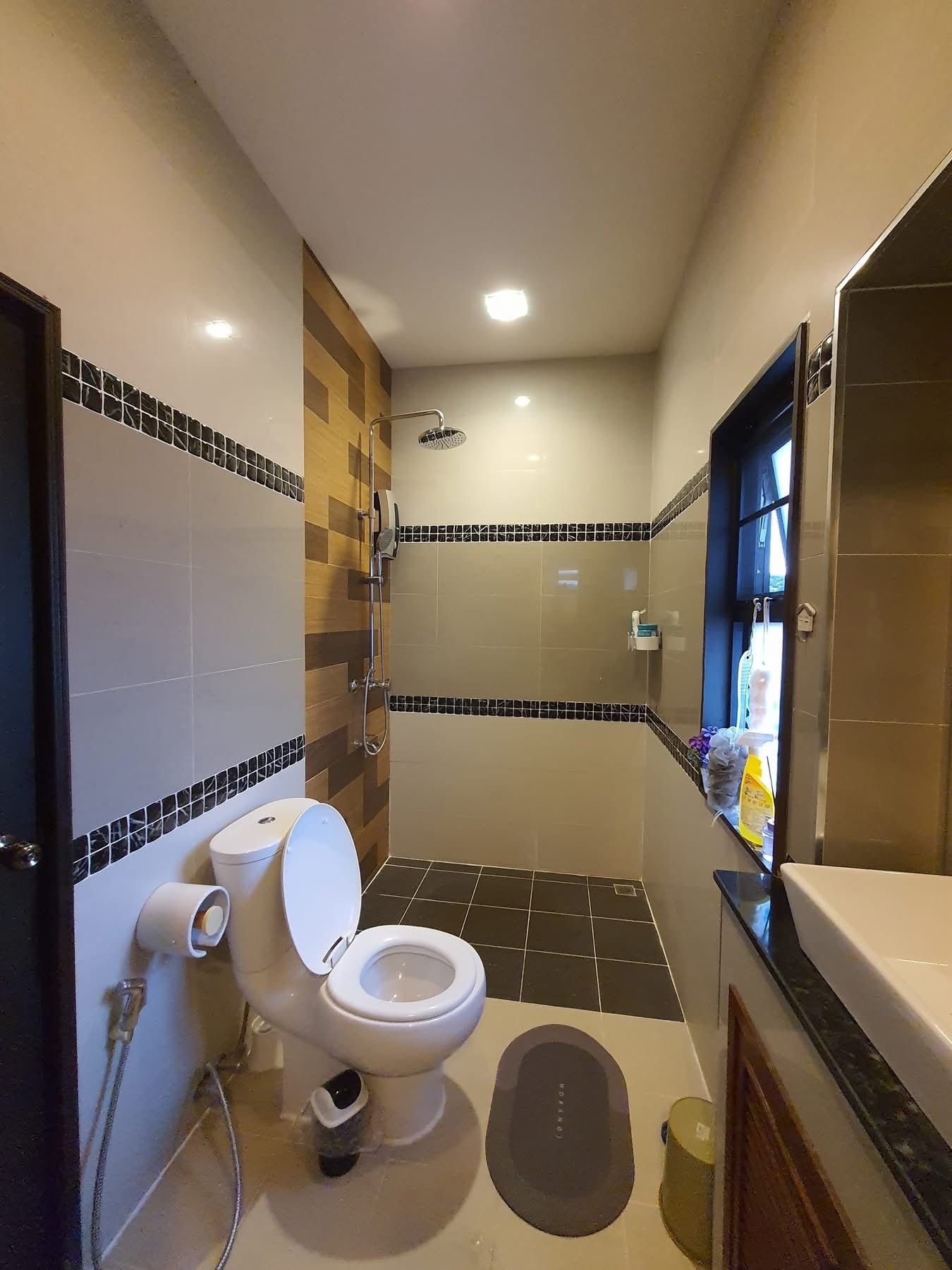 uploads/efe1bc97-da39-4732-9026-bc1cbf882b7a/725d3a51-fd27-4a1f-89da-00cfaf66b480